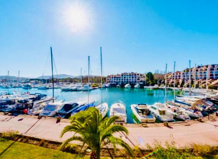 Апартаменты Petit Cocon Magnifique Vue Sur Marina Dans Le Golfe De Saint Tropez Коголин Экстерьер фото